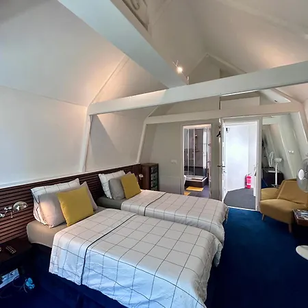 Πανσιόν 4 Guestrooms 4*