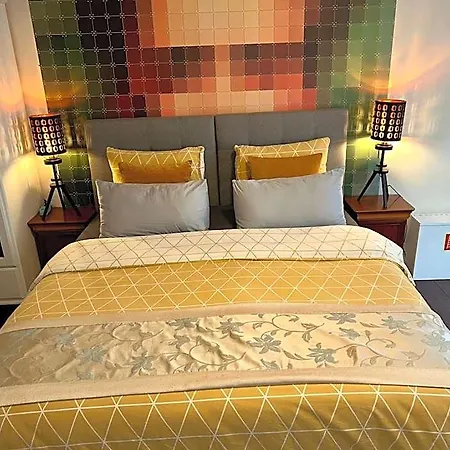 4 Guestrooms בית הארחה 4*
