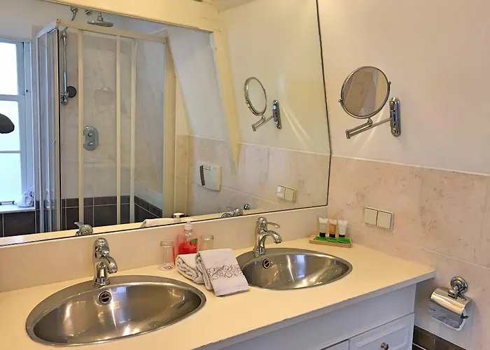 4 Guestrooms Konukevi 4*