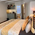 4 Guestrooms