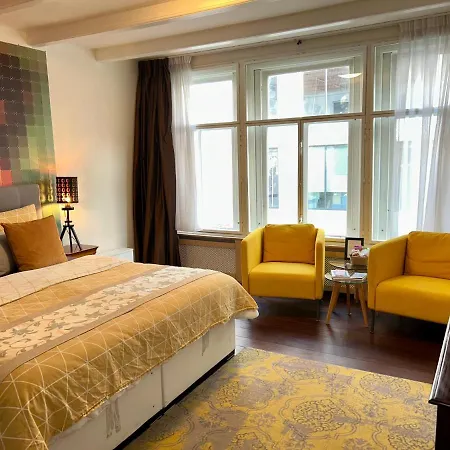 4 Guestrooms 게스트하우스