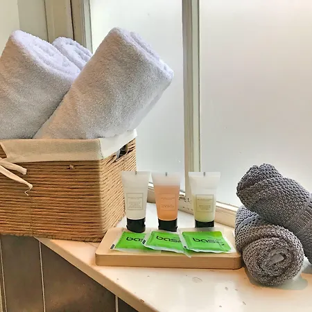 4 Guestrooms 게스트하우스 4*