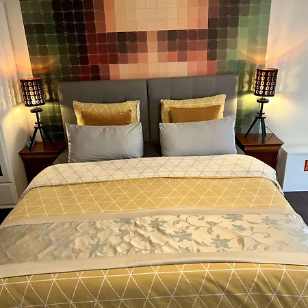 4 Guestrooms 게스트하우스 4*